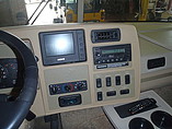 2005 Winnebago Adventurer Photo #10