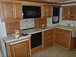 2005 Winnebago Adventurer Photo #15