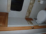 2005 Winnebago Adventurer Photo #21