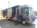 2005 Winnebago Adventurer Photo #1