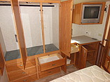 2005 Winnebago Adventurer Photo #17