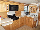 2005 Winnebago Adventurer Photo #3