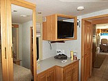 2005 Winnebago Adventurer Photo #5