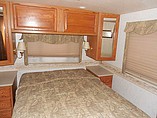 1999 Winnebago Adventurer Photo #12