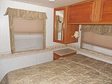 1999 Winnebago Adventurer Photo #13