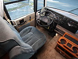 1999 Winnebago Adventurer Photo #21
