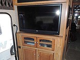 2011 Winnebago Adventurer Photo #19