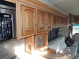 2011 Winnebago Adventurer Photo #22