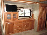 2013 Winnebago Adventurer Photo #18