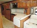 2015 Winnebago Adventurer Photo #11