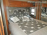 2015 Winnebago Adventurer Photo #20