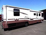 2000 Winnebago Adventurer Photo #4
