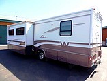 2000 Winnebago Adventurer Photo #6