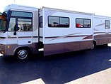 2000 Winnebago Adventurer Photo #9