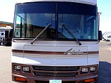 2000 Winnebago Adventurer Photo #10
