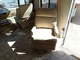 2000 Winnebago Adventurer Photo #10