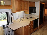 2001 Winnebago Adventurer Photo #5