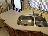 2001 Winnebago Adventurer Photo #6