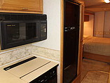 2001 Winnebago Adventurer Photo #9