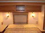 2001 Winnebago Adventurer Photo #11