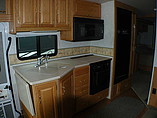 2002 Winnebago Adventurer Photo #10