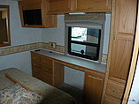 2002 Winnebago Adventurer Photo #12
