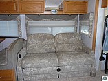 2002 Winnebago Adventurer Photo #14