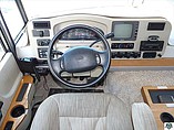 2002 Winnebago Adventurer Photo #17