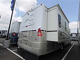 2003 Winnebago Adventurer Photo #8