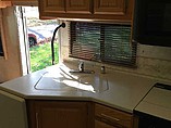 2004 Winnebago Adventurer Photo #9