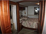 2004 Winnebago Adventurer Photo #7