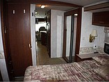 2004 Winnebago Adventurer Photo #8