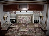 2004 Winnebago Adventurer Photo #9