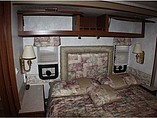 2004 Winnebago Adventurer Photo #10