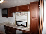 2004 Winnebago Adventurer Photo #13