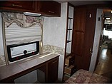 2004 Winnebago Adventurer Photo #15