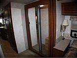 2004 Winnebago Adventurer Photo #18