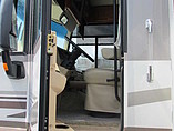 2005 Winnebago Adventurer Photo #8