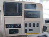 2005 Winnebago Adventurer Photo #26