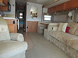 2005 Winnebago Adventurer Photo #33