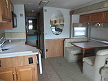 2005 Winnebago Adventurer Photo #37
