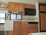 2005 Winnebago Adventurer Photo #40