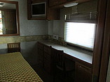 2005 Winnebago Adventurer Photo #53