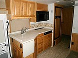 2005 Winnebago Adventurer Photo #2