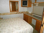 2005 Winnebago Adventurer Photo #8