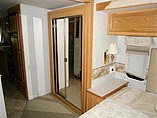 2005 Winnebago Adventurer Photo #10