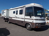 2000 Winnebago Adventurer Photo #4