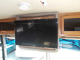 2000 Winnebago Adventurer Photo #8