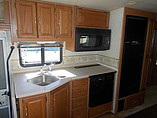2000 Winnebago Adventurer Photo #14