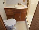 2000 Winnebago Adventurer Photo #17